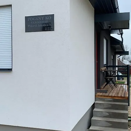 Poganyko Vendeghaz 2 Apartment Pakozd