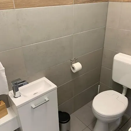 Poganyko Vendeghaz 2 Pakozd